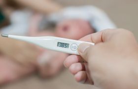 Peut-on reconnaître cliniquement une Covid-19 chez un petit nourrisson fébrile ?