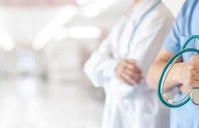 Sécurité des soins obstétricaux : une charge de travail très élevée pour 21% des sages-femmes