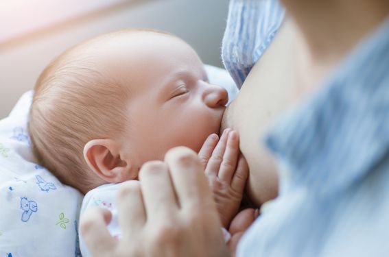 Des anticorps dans le lait des femmes vaccinées contre la Covid-19 Des anticorps dans le lait des femmes vaccinées contre la Covid-19